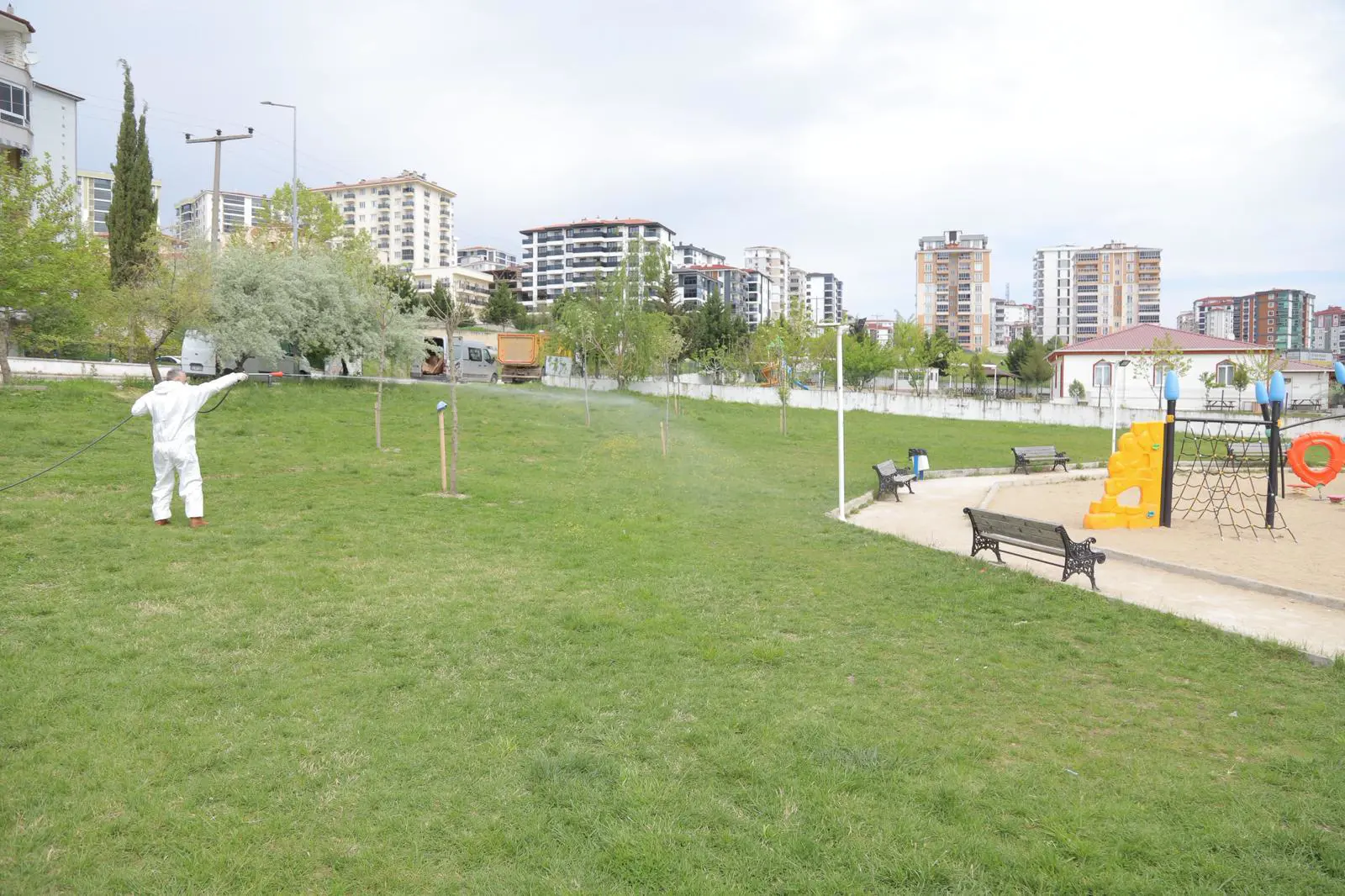 İlaçlama Çalışmaları Devam Ediyor galeri görseli